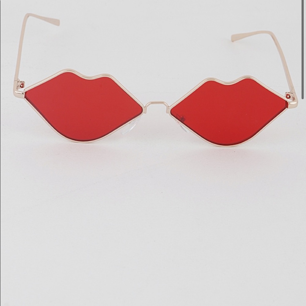 Red Lips Retro Oval Sunglasses